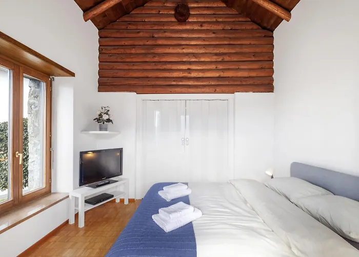 Palm By Interhome * לוקרנו