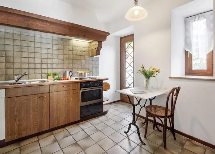 בית נופש Palm By Interhome לוקרנו